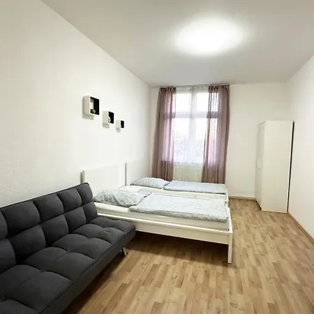 Cosy Three With Flatscreen Tv