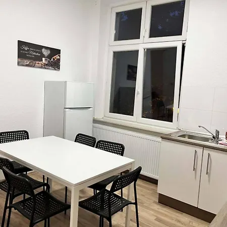 Cosy Three With Flatscreen Tv